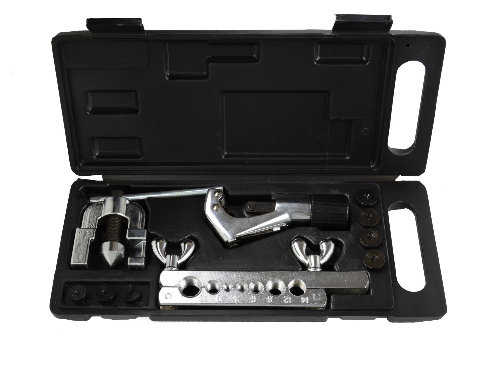 Flaring tool set with pipe cutter